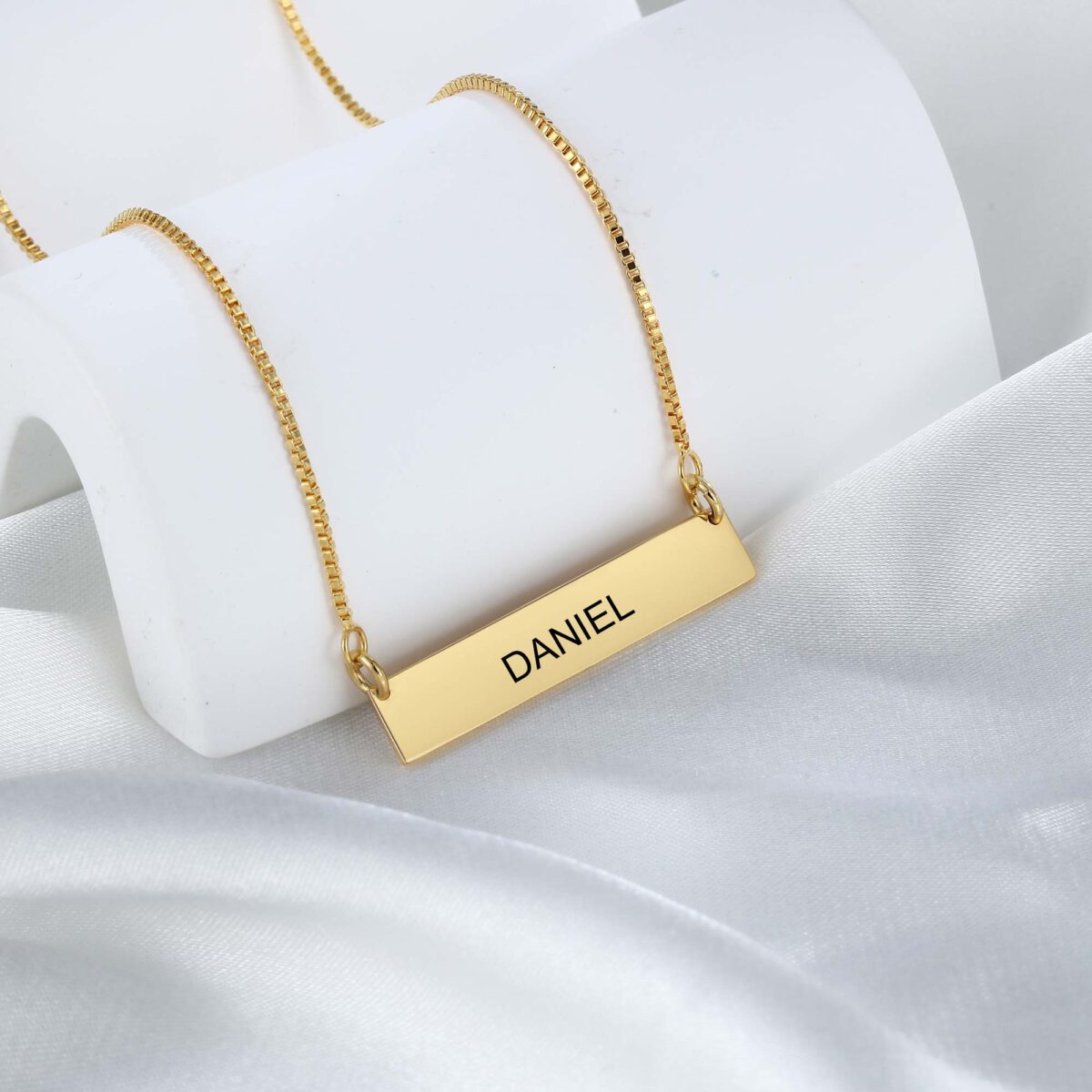 Bar Necklace With Name Gold