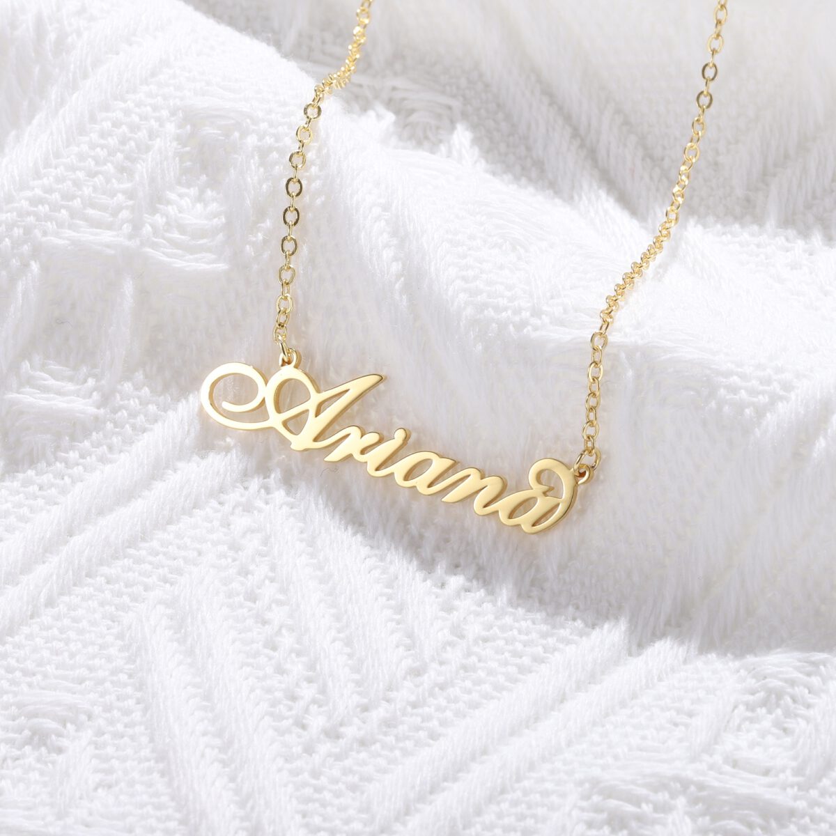 Carrie Name Necklace Gold